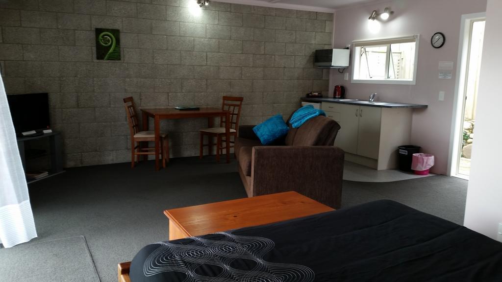 Abbey Court Motel Coromandel Экстерьер фото