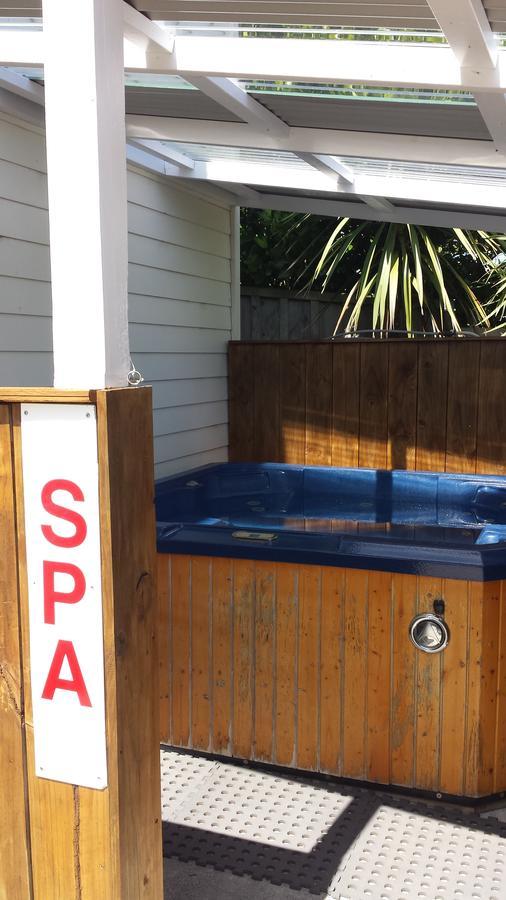 Abbey Court Motel Coromandel Экстерьер фото