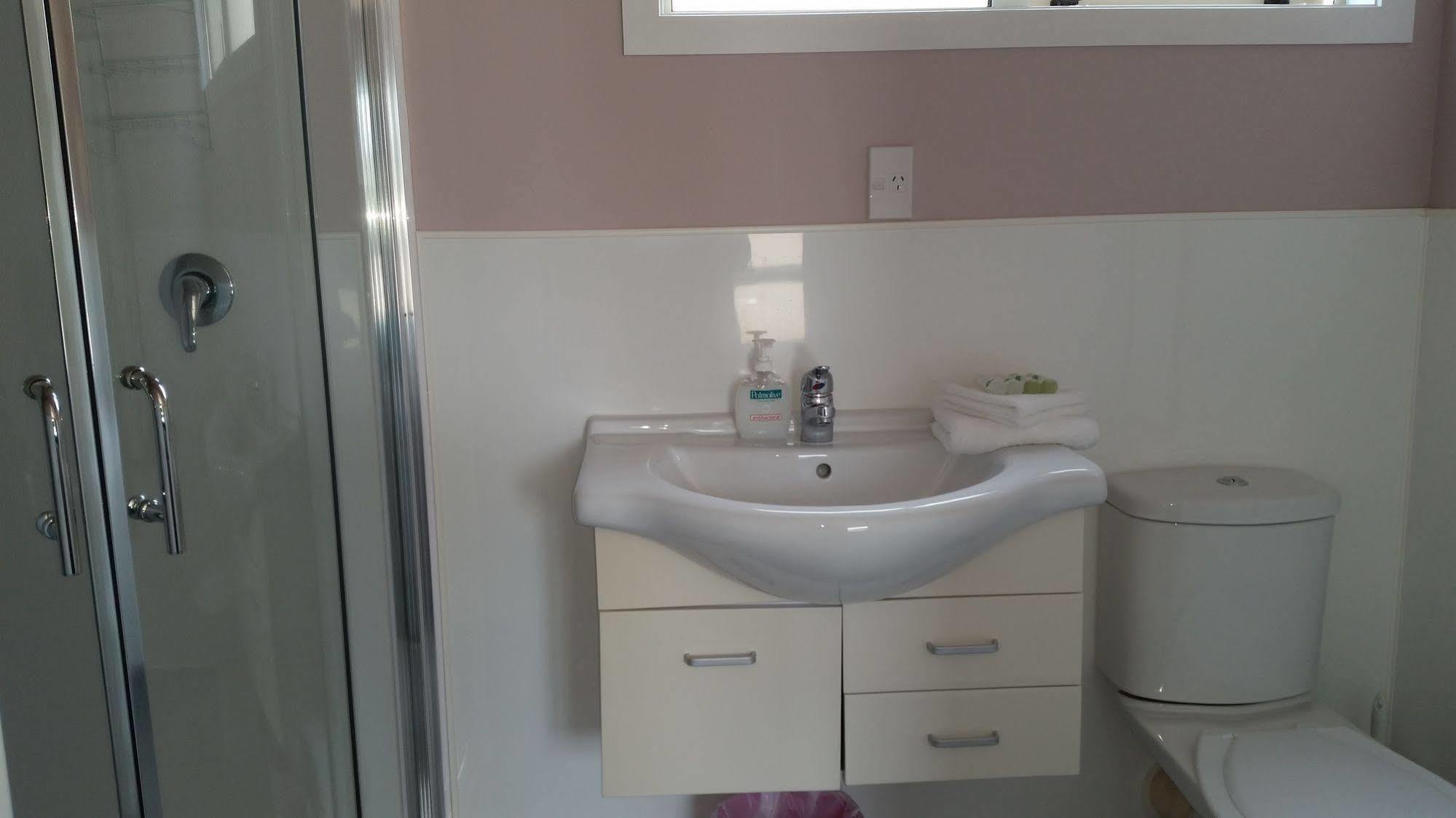 Abbey Court Motel Coromandel Экстерьер фото