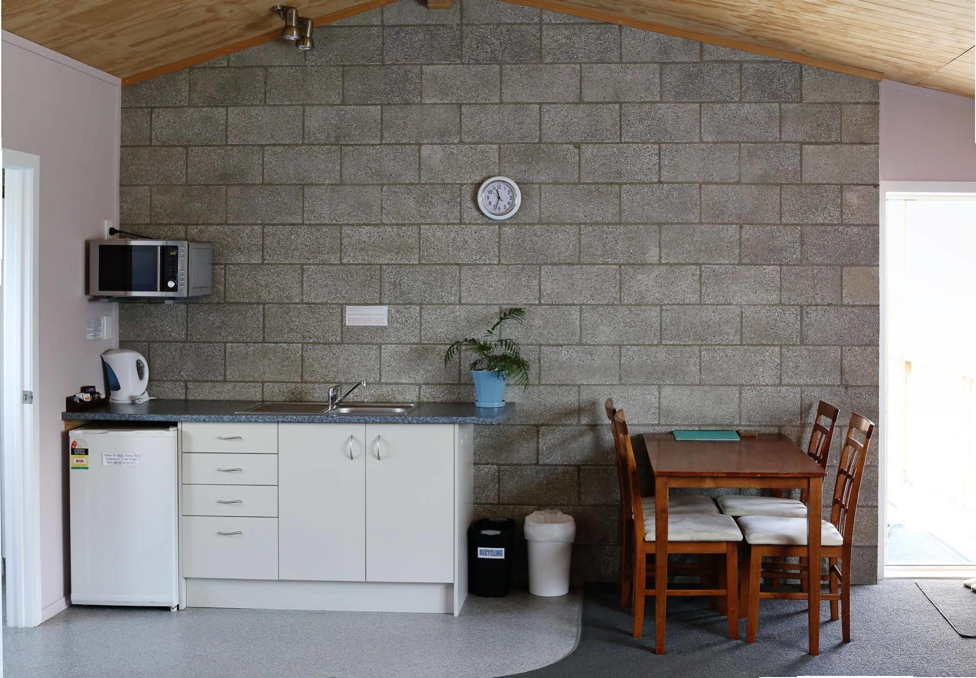 Abbey Court Motel Coromandel Экстерьер фото