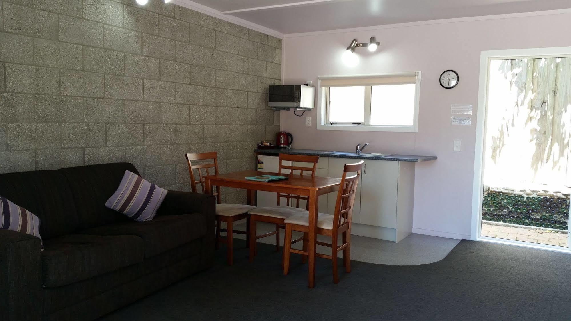 Abbey Court Motel Coromandel Экстерьер фото